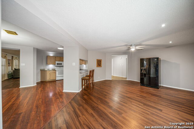 Listing photo id 16 for 7842 Sandpiper Park