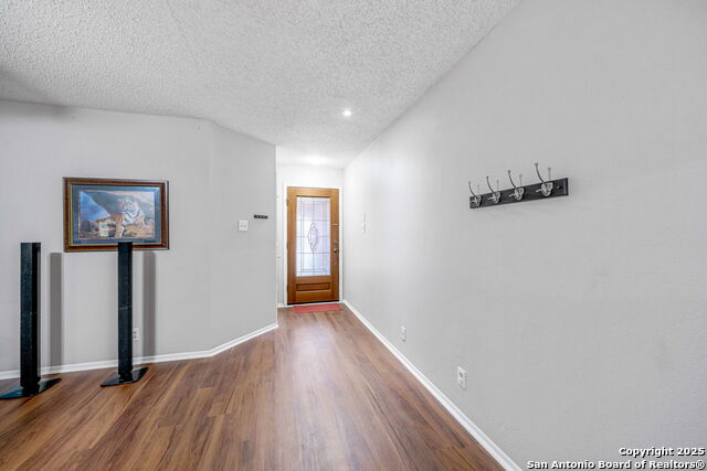 Listing photo id 3 for 7842 Sandpiper Park