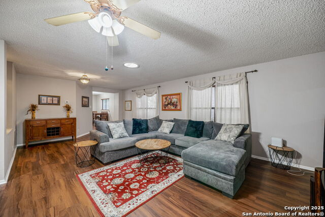 Listing photo id 5 for 7842 Sandpiper Park