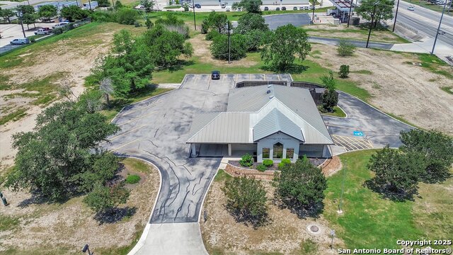 Listing photo id 30 for 6695 Tri County Pkwy