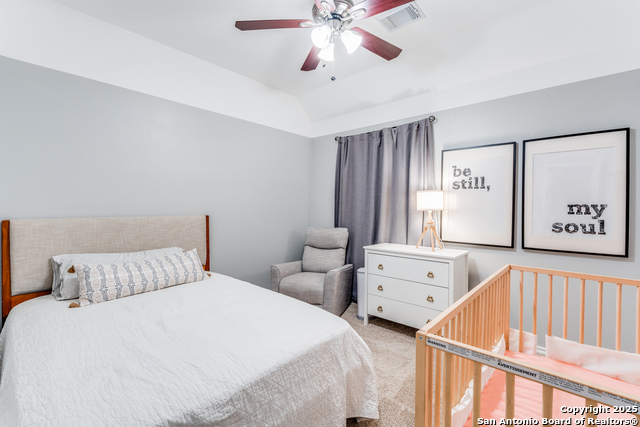 Listing photo id 11 for 1311 Higgins