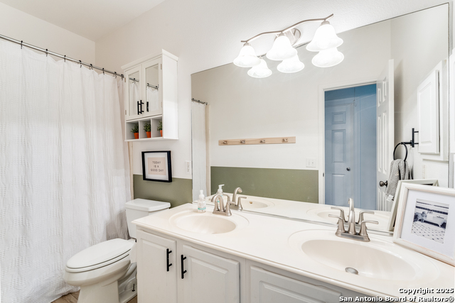 Listing photo id 12 for 1311 Higgins