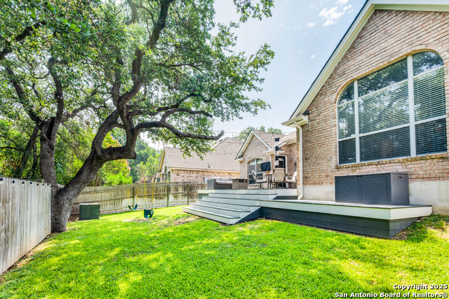 Listing photo id 13 for 1311 Higgins