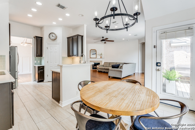 Listing photo id 7 for 1311 Higgins