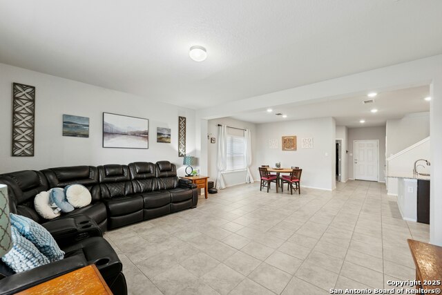 Listing photo id 11 for 9210 Yaya Rd