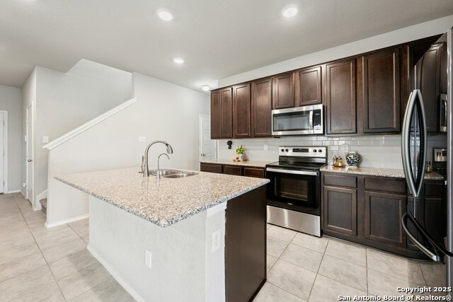 Listing photo id 5 for 9210 Yaya Rd