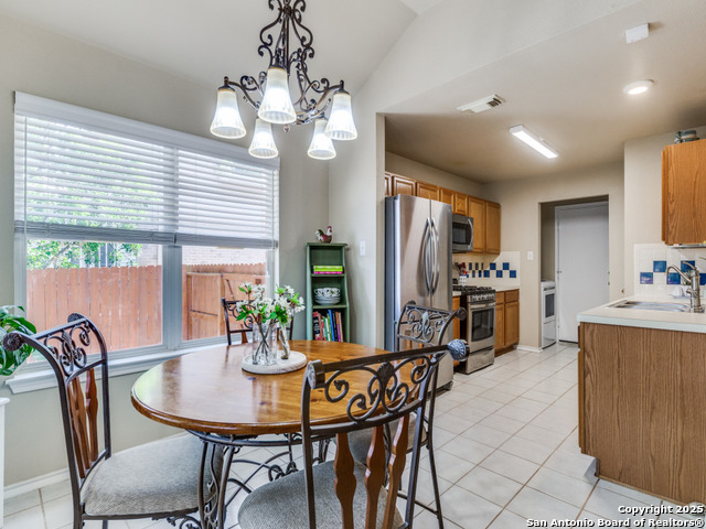 Listing photo id 8 for 8526 Chelsea Park