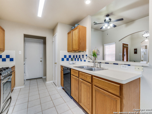Listing photo id 9 for 8526 Chelsea Park