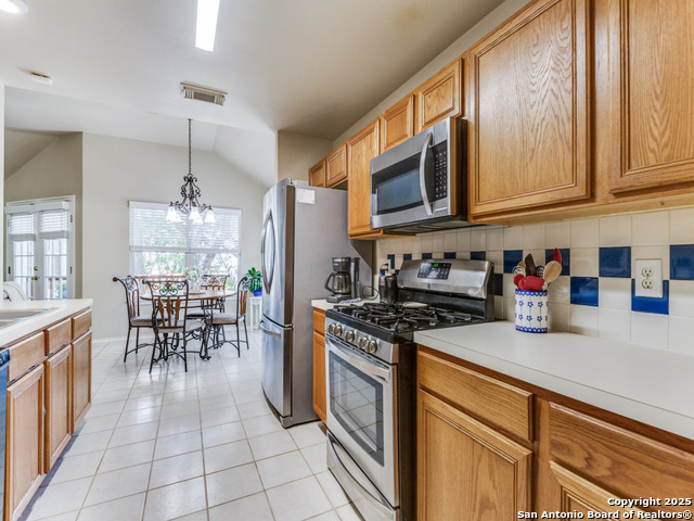Listing photo id 11 for 8526 Chelsea Park
