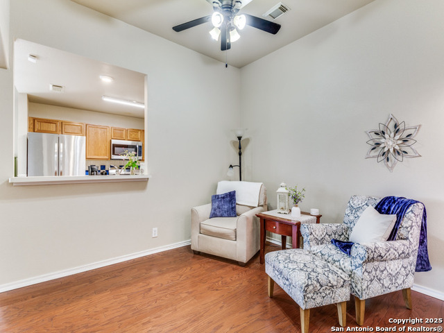 Listing photo id 6 for 8526 Chelsea Park