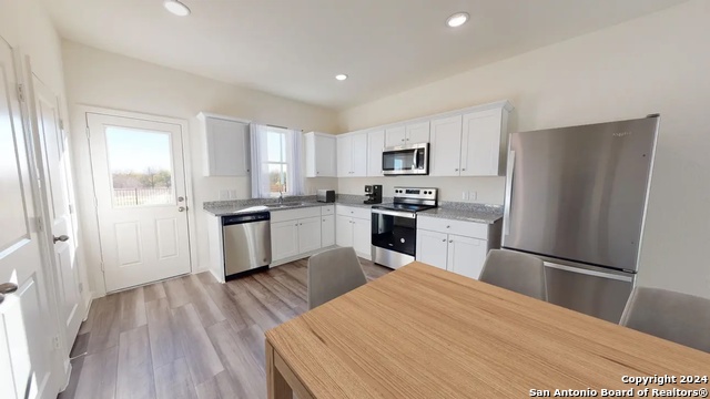 Listing photo id 0 for 836 Goodhart