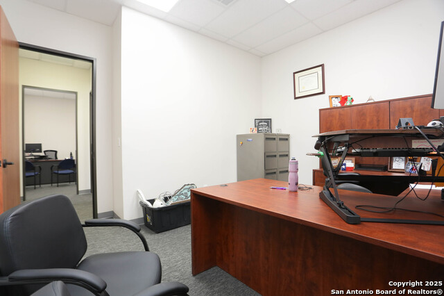 Listing photo id 9 for 20742 Stone Oak 105