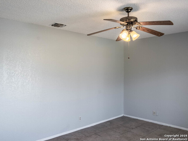 Image 16 of 19 For 6706 Spring Manor