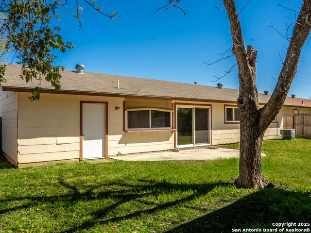 Image 17 of 19 For 6706 Spring Manor
