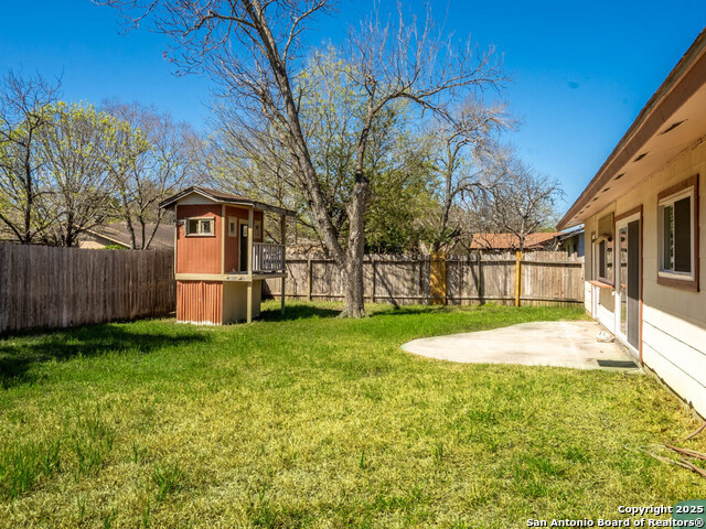 Image 18 of 19 For 6706 Spring Manor