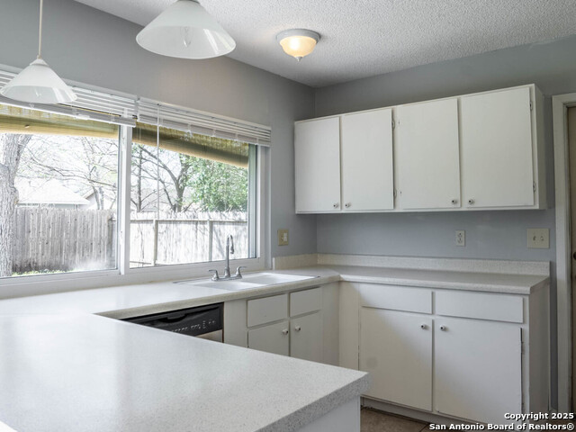 Image 7 of 19 For 6706 Spring Manor