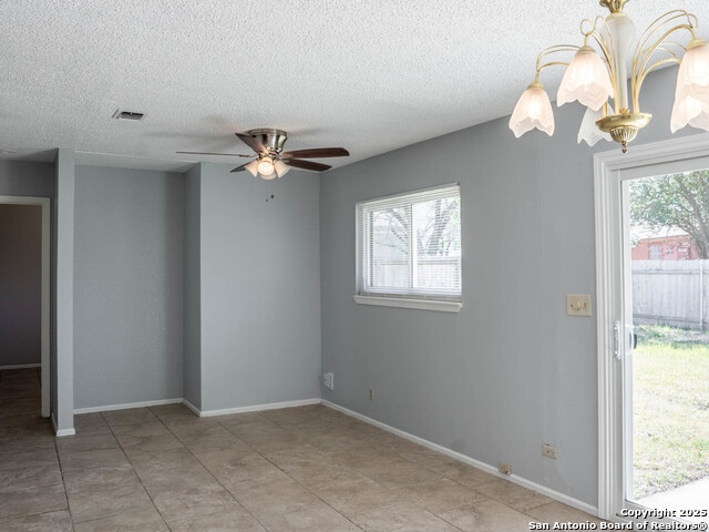 Image 8 of 19 For 6706 Spring Manor