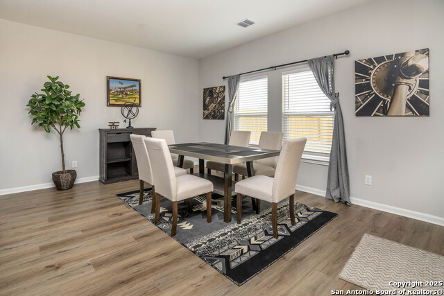 Listing photo id 0 for 9123 Bennett Forest