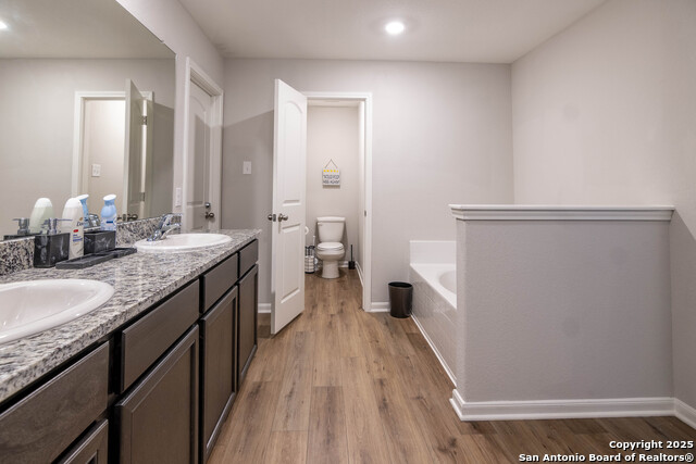 Listing photo id 6 for 9123 Bennett Forest