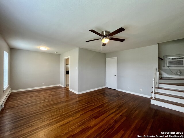 Image 7 of 25 For 243 Deerwood Dr
