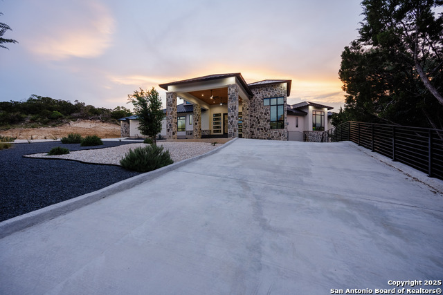 Image 6 of 50 For 25003 Miranda Ridge