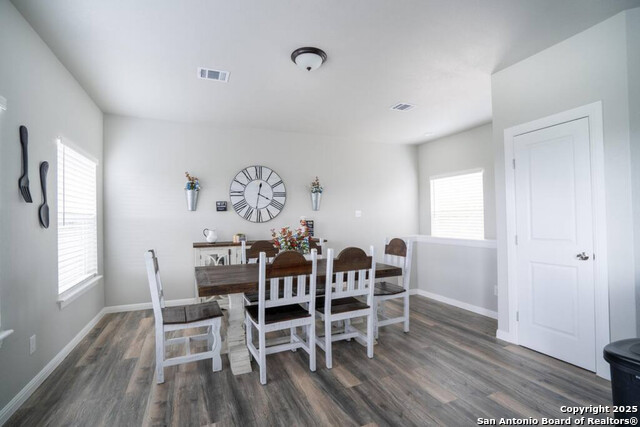 Image 18 of 44 For 239 Damar Cove