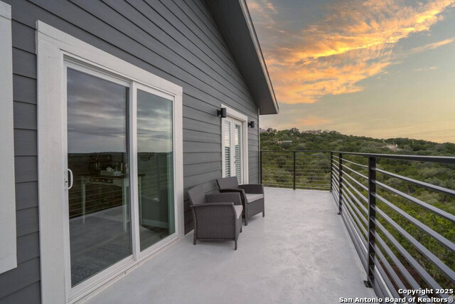 Image 33 of 44 For 239 Damar Cove