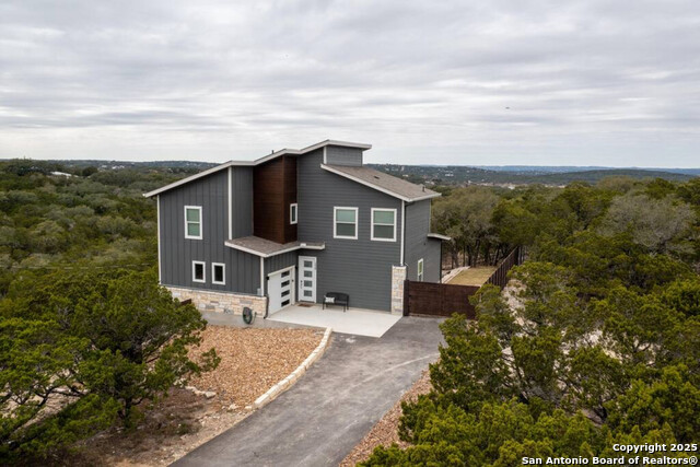 Image 6 of 44 For 239 Damar Cove