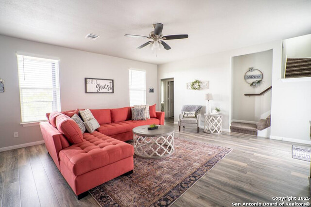 Image 8 of 44 For 239 Damar Cove