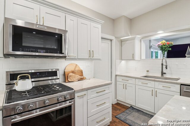Listing photo id 14 for 703 Marquis