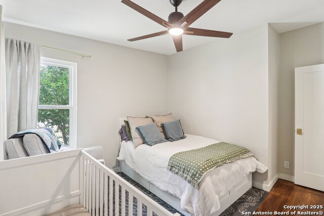 Listing photo id 17 for 703 Marquis