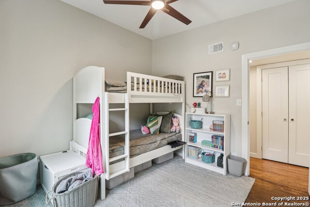 Listing photo id 23 for 703 Marquis