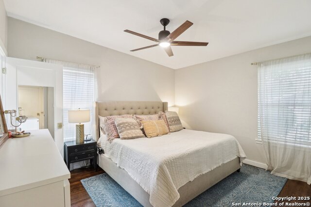 Listing photo id 24 for 703 Marquis