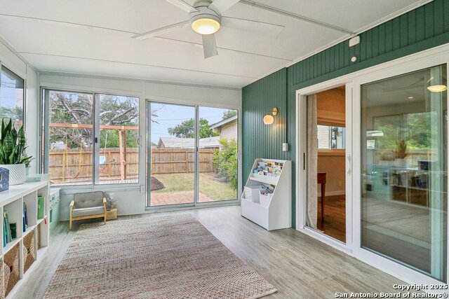 Listing photo id 29 for 703 Marquis