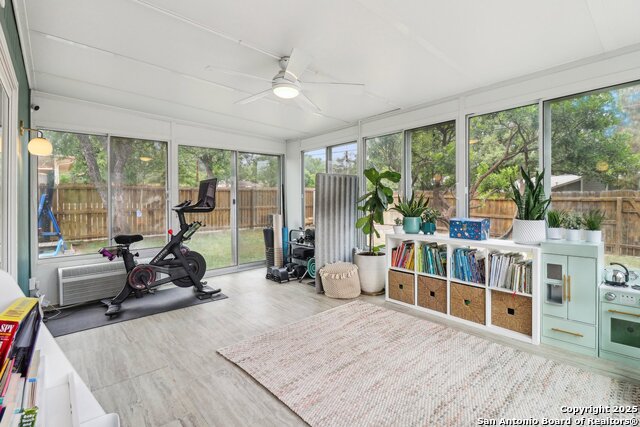 Listing photo id 30 for 703 Marquis