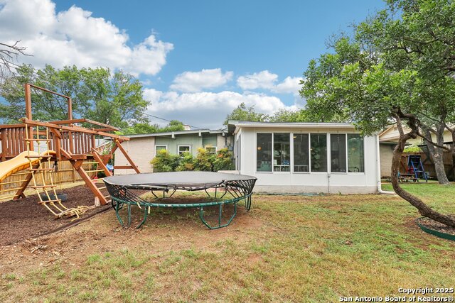 Listing photo id 32 for 703 Marquis