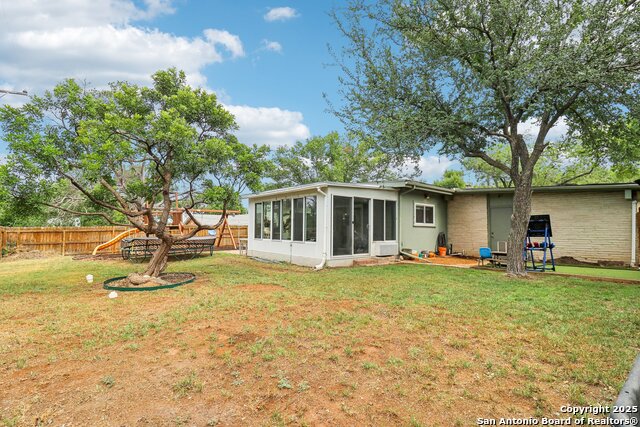 Listing photo id 34 for 703 Marquis