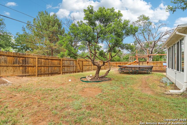 Listing photo id 35 for 703 Marquis