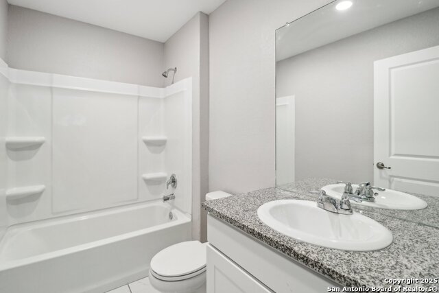 Listing photo id 17 for 4526 Meadowland