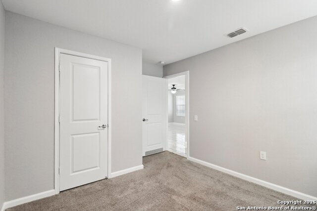 Listing photo id 19 for 4526 Meadowland