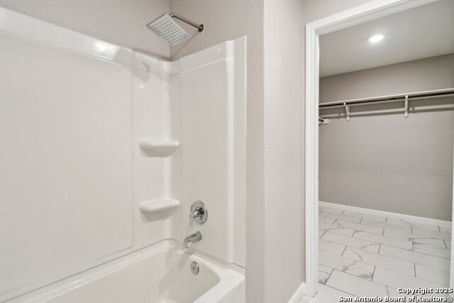 Listing photo id 24 for 4526 Meadowland