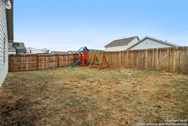 Listing photo id 27 for 4526 Meadowland