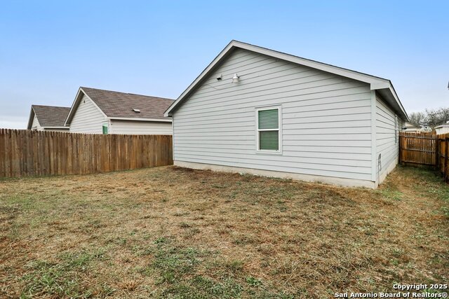 Listing photo id 28 for 4526 Meadowland