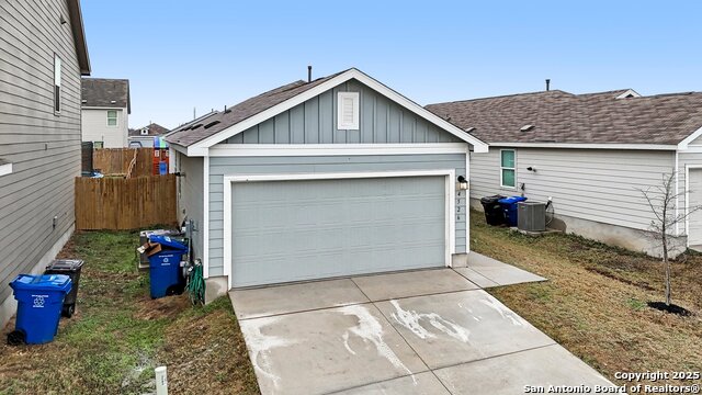 Listing photo id 29 for 4526 Meadowland