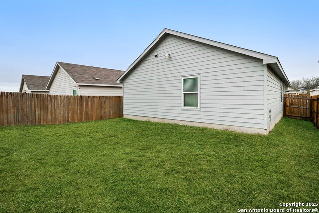 Listing photo id 36 for 4526 Meadowland