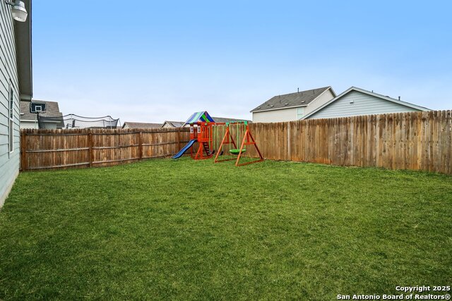 Listing photo id 37 for 4526 Meadowland