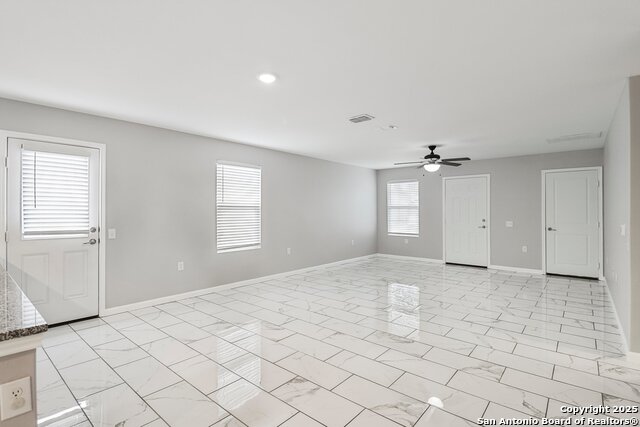 Listing photo id 6 for 4526 Meadowland