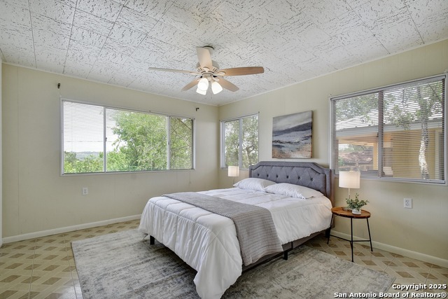 Listing photo id 17 for 284 Lake Forest