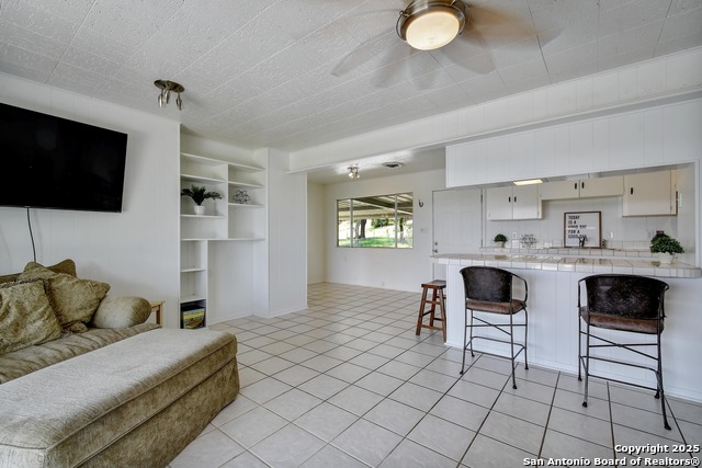 Listing photo id 7 for 284 Lake Forest