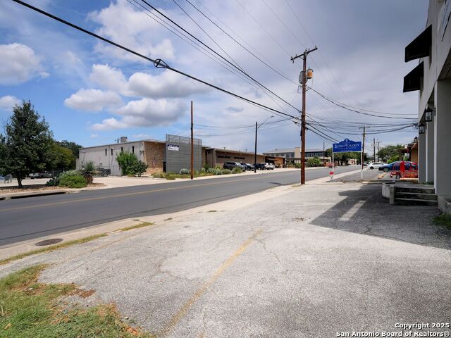 Image 11 of 62 For 250 Olmos W